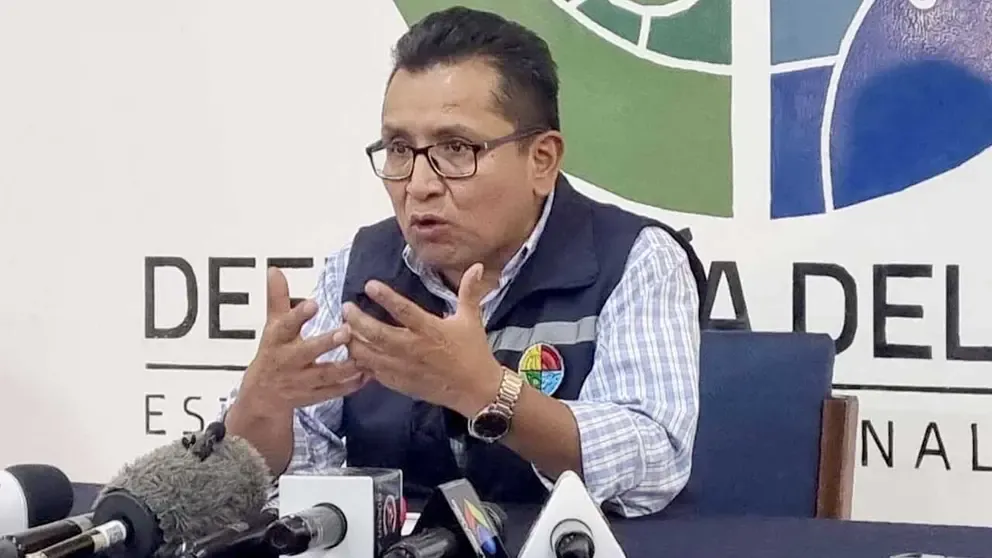 Presidente al Defensor: “nunca lo vi hablar en el pasado, ahora habla” Presidente al Defensor: “nunca lo vi hablar en el pasado, ahora habla”