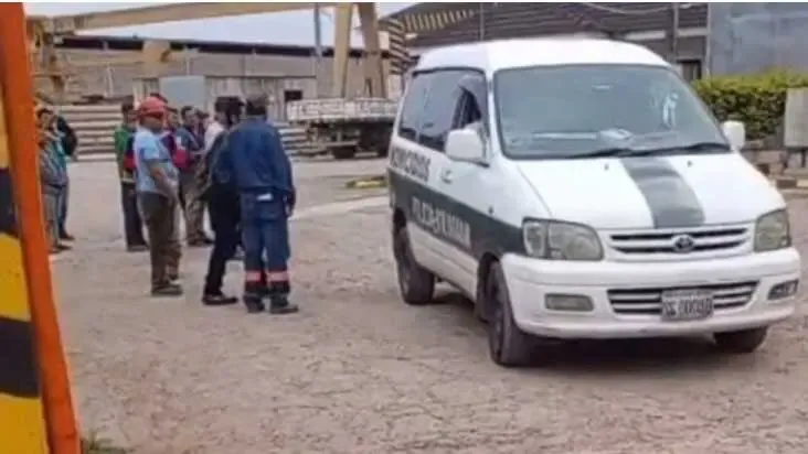 Trágica muerte enluta a los obreros: la COB denuncia «asesinato social» y declara alerta