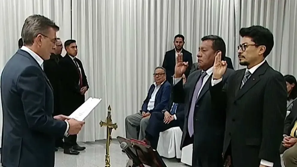 Aramayo asume como ministro de la Presidencia y Héctor Huanca como canciller