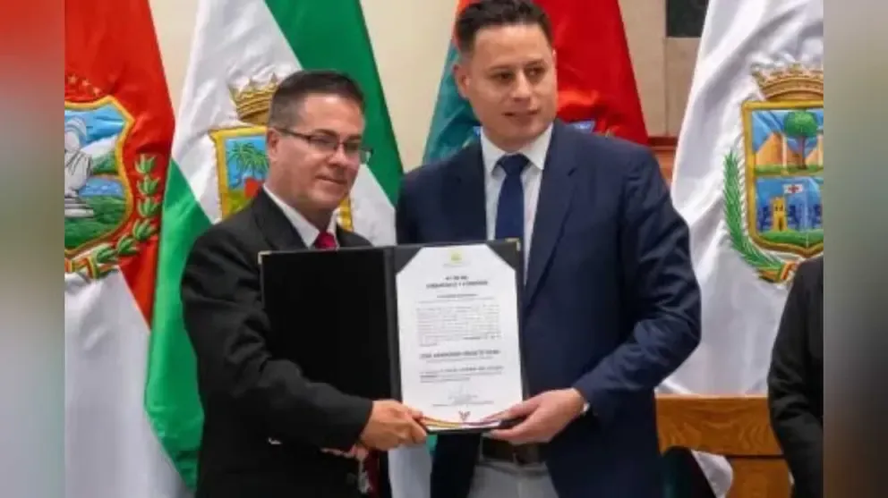 Lara posesiona a Urioste como fiscal general interino