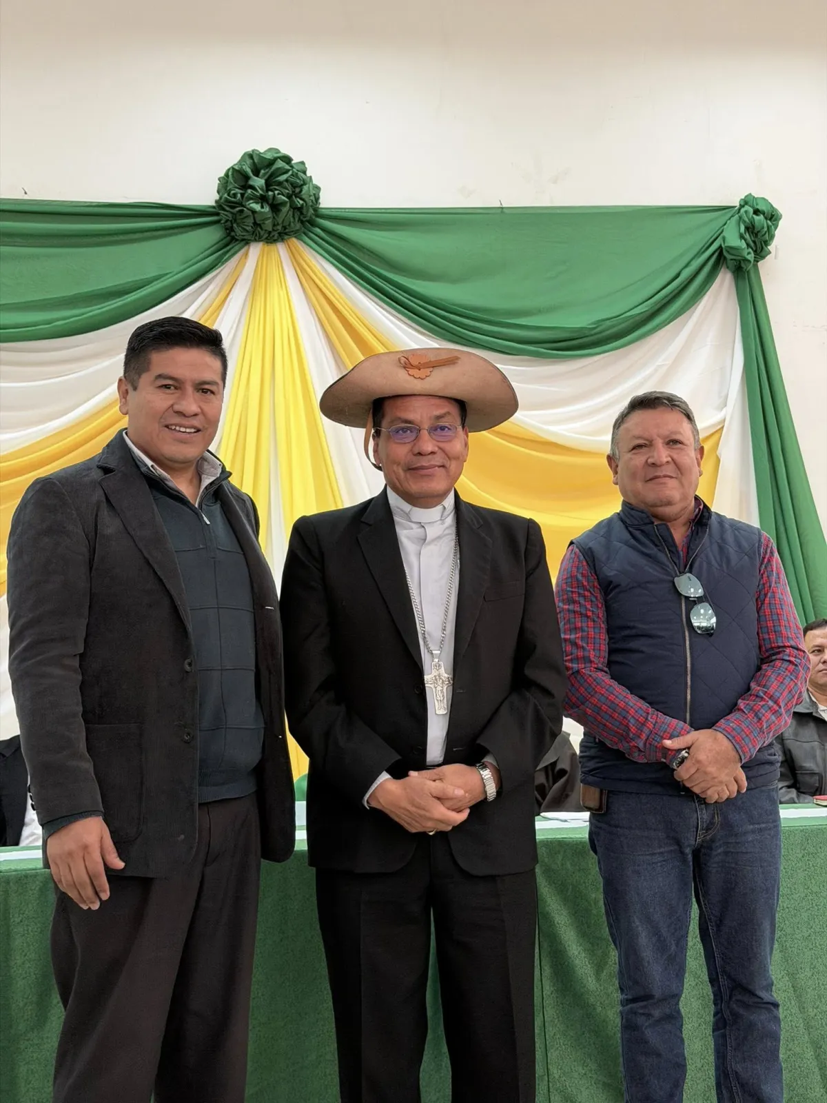 Yacuiba recibe la visita pastoral de Monseñor Ángel Jorge Saldías y bendice a nuevas autoridades