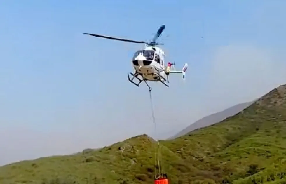 Helicópteros de la FAB llegan a Tarija para reforzar combate contra incendios forestales Helicópteros de la FAB llegan a Tarija para reforzar combate contra incendios forestales