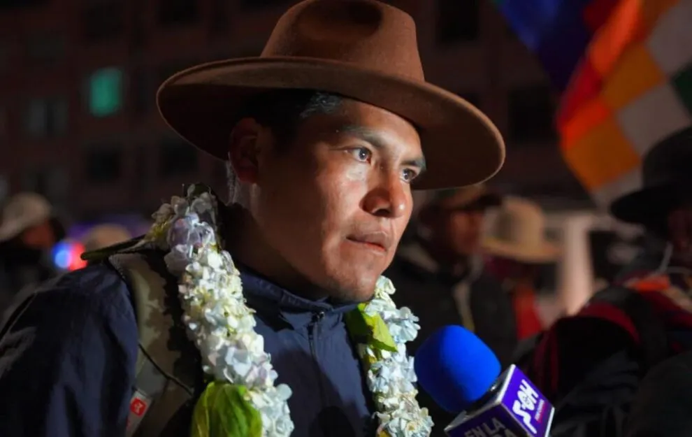 La marcha liderada por René Yahuasi ingresa a la urbe alteña