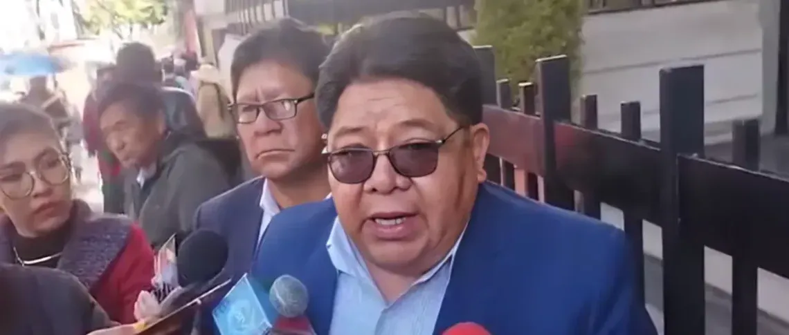 Tras renuncia de la presidenta de YPFB, choferes exigen investigación sobre contratos.