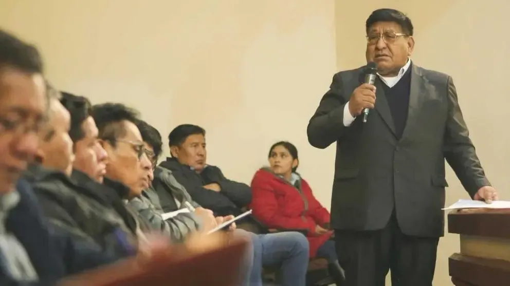 Cuarto intermedio en reunión con el Gobierno; choferes evaluarán costos de operación en ampliados Cuarto intermedio en reunión con el Gobierno; choferes evaluarán costos de operación en ampliados