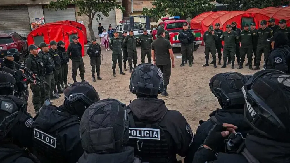 Evismo anuncia marcha escalonada desde el martes; Policía refuerza control en rutas de Cochabamba