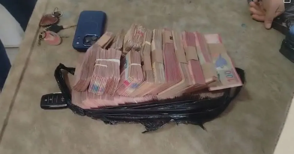 Hallan Bs 350.000 en encomienda aérea y abren investigación contra piloto y policías en Beni