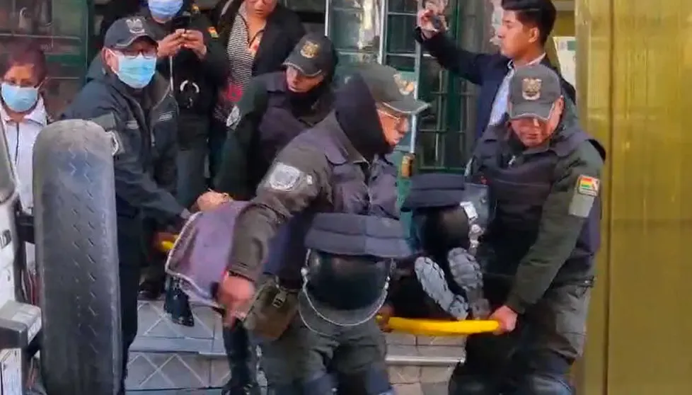 Conflictos: Escalada de tensión deja 11 policías heridos y más de 120 arrestados Conflictos: Escalada de tensión deja 11 policías heridos y más de 120 arrestados