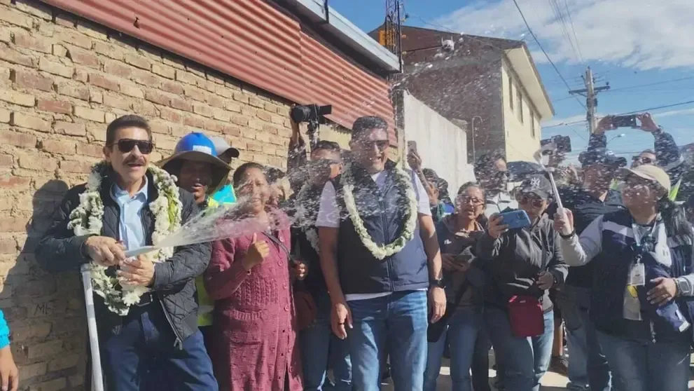 Cochabamba: Más de 1.600 vecinos de Mula Mayu cuentan desde hoy con agua potable las 24 horas Cochabamba: Más de 1.600 vecinos de Mula Mayu cuentan desde hoy con agua potable las 24 horas