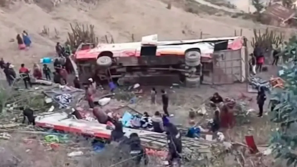 Accidente en Charazani: Bus se vuelca y deja varios heridos