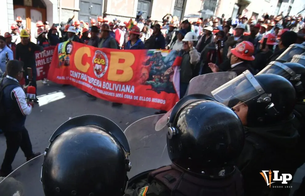 La crisis social en Bolivia provoca cuestionamientos a la COB