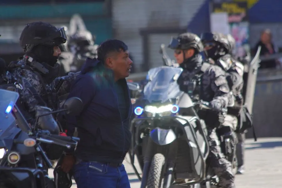 La Paz: Marcha deja al menos 20 arrestados y provoca colapso en el teleférico La Paz: Marcha deja al menos 20 arrestados y provoca colapso en el teleférico