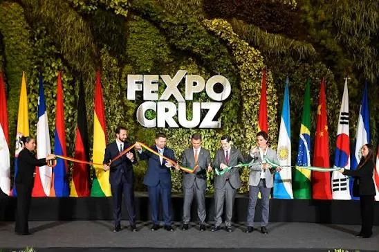 En el inicio de Expocruz: «Esta casa es la Bolivia que produce», le dice Frerking al presidente Paz