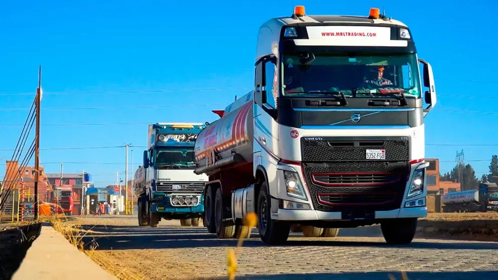 Más de 1 millón de litros y 40.000 garrafas GLP llegaron a La Paz y El Alto pese a los bloqueos Más de 1 millón de litros y 40.000 garrafas GLP llegaron a La Paz y El Alto pese a los bloqueos