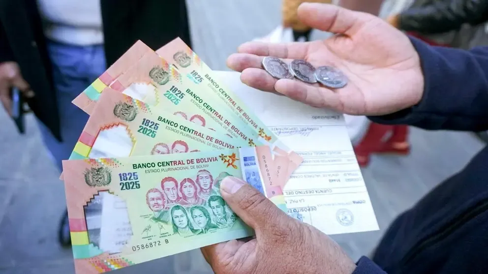 Disponen aprehensión de un exgerente del BCB por caso billetes del Bicentenario