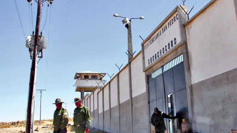 Zeballos, Irusta y Aparicio ya fueron trasladados a cárceles de La Paz y Cochabamba Zeballos, Irusta y Aparicio ya fueron trasladados a cárceles de La Paz y Cochabamba