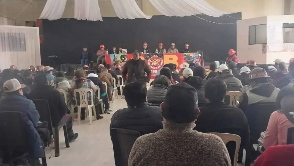 Concluye ampliado de la COB: insisten en la renuncia de Paz, mantendrán los bloqueos y abrirán corredor humanitario
