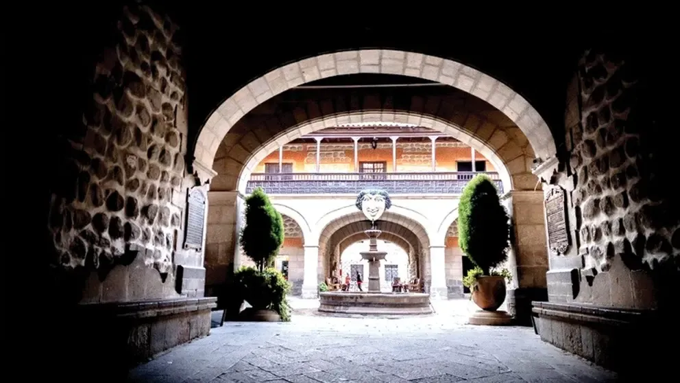 Una de las fachadas de la Casa Nacional de Moneda.
