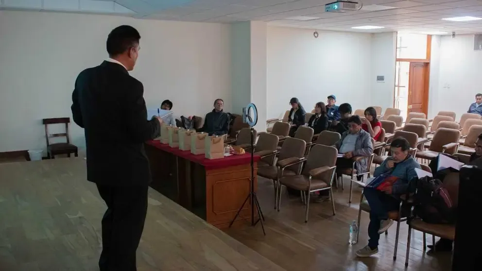 La UMSA titula al primer estudiante de Sociología formado en su programa penitenciario
