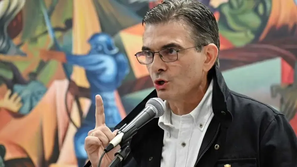 Oficialistas presionan al Ejecutivo sobre reactivación económica y piden cambiar más ministros